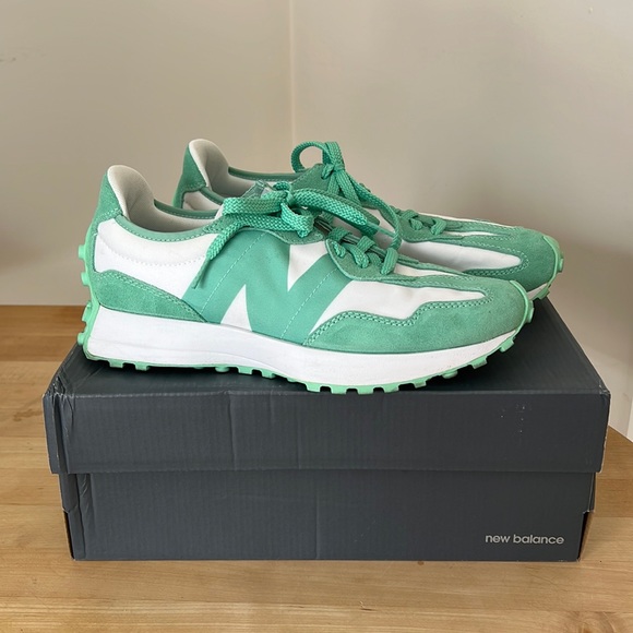 New Balance Shoes New Balance 327 Mint Green Sneakers Mens 85 Womens Euc Rare Color Poshmark